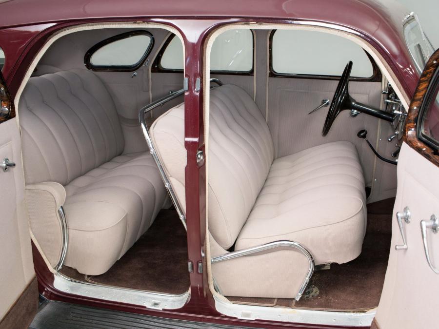  Chrysler Airflow Sedan 1935 года  (фото 7 из 7)